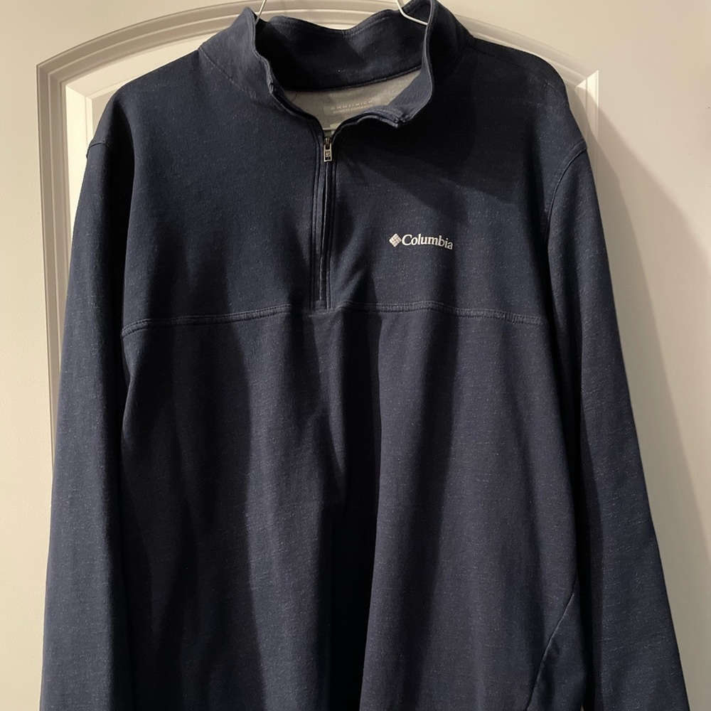 Columbia Men’s XL navy blue 1/4 zip long sleeve shirt